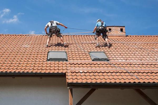 How to Prepare Your Home for Roof Installation in Edinburg