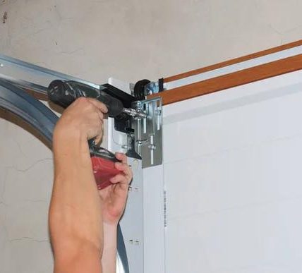 The Benefits of Timely Garage Door Repair for Home Safety