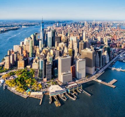 Tracing the Dust of Queens: Egypt Through a Woman’s Eyes